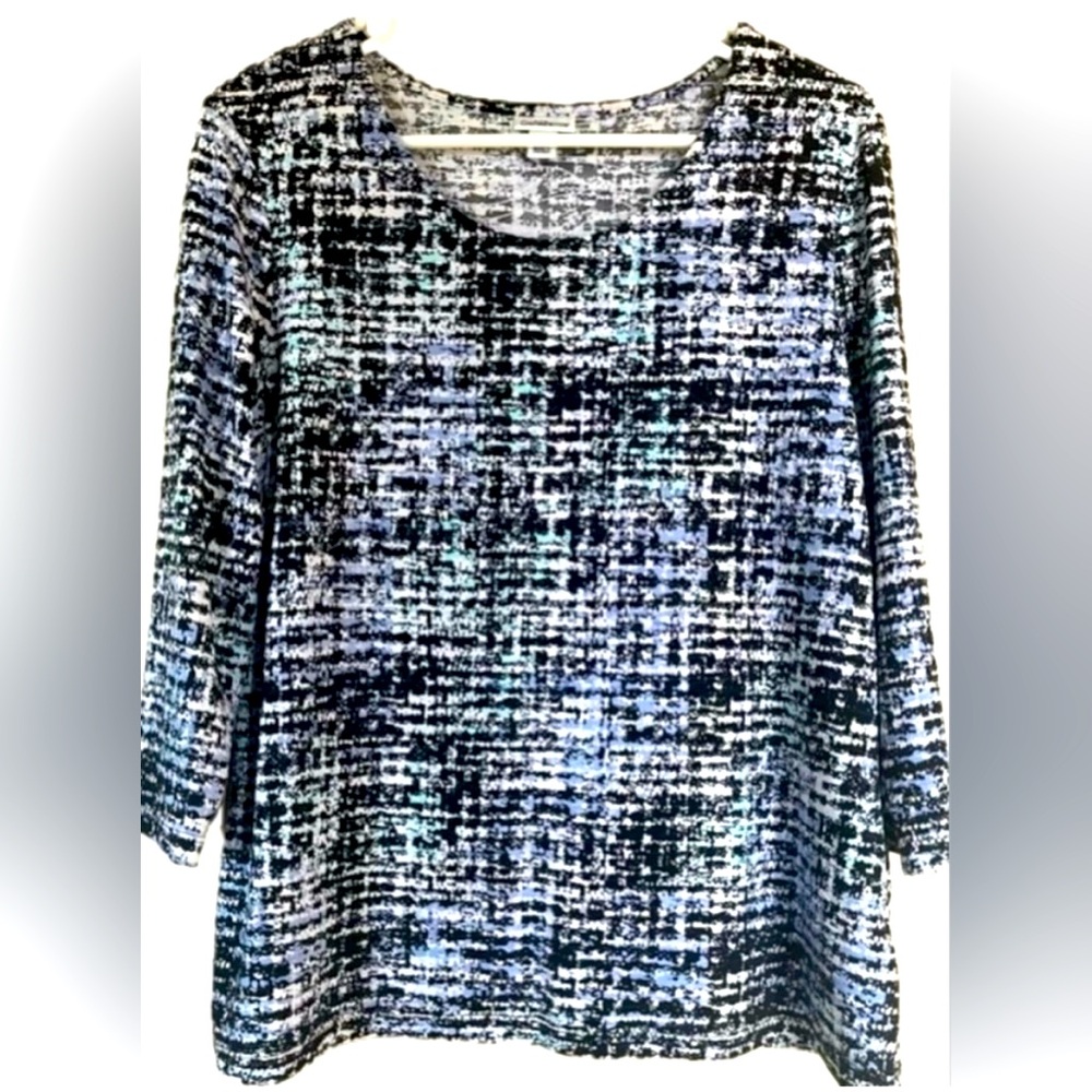 Croft & Barrow Black & White Blouse. Excellent condition. Size Medium Petite